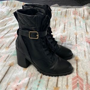 Guess lace up boots! Size 6/6.5